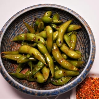 Spicy Edamame (v)